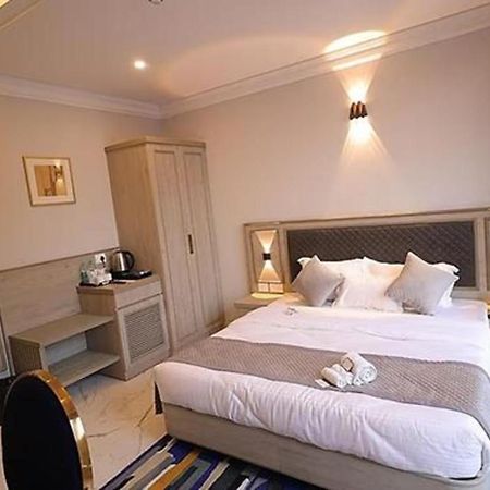 Fabhotel Prime Hampton By Ic'S Noida Exteriér fotografie